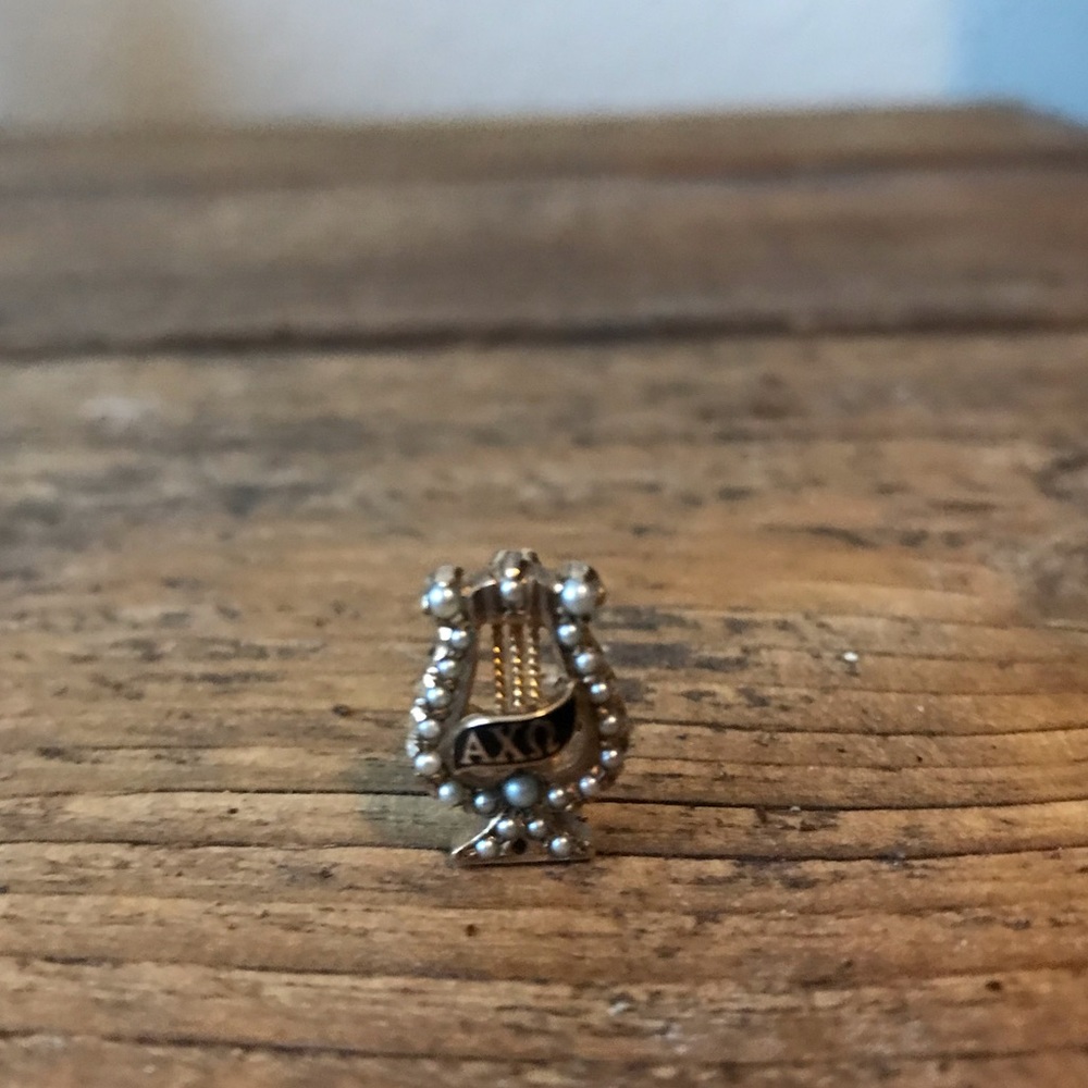 Alpha Chi Omega Member Pin